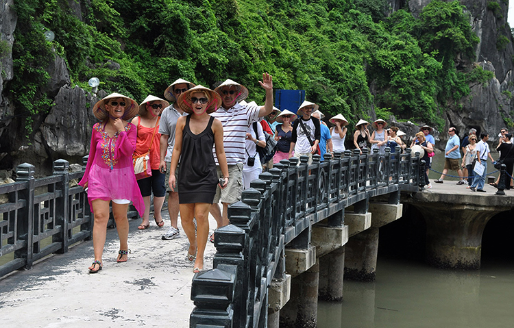 Туристы во Вьетнаме